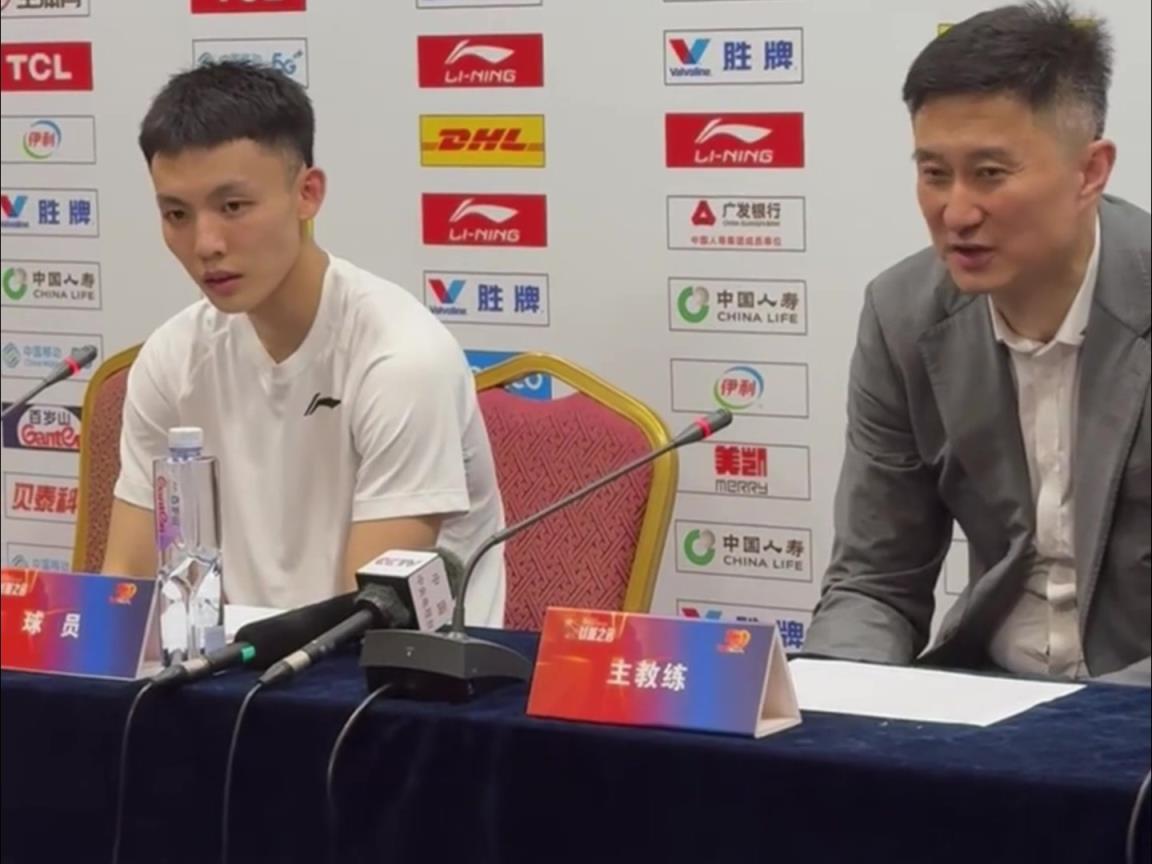 這是能說的嗎徐杰：杜指導(dǎo)賽前說了，這場球就是打架和摔跤！