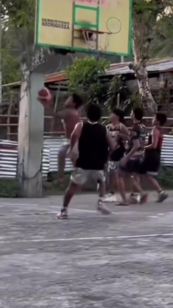 我都準備好嘲笑他了，結果被他帥到了