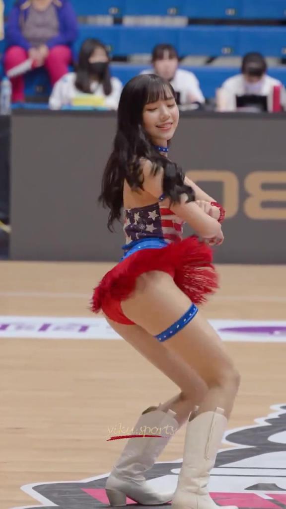 最好的啦啦隊(duì)小姐姐！自信，健康充滿活力！